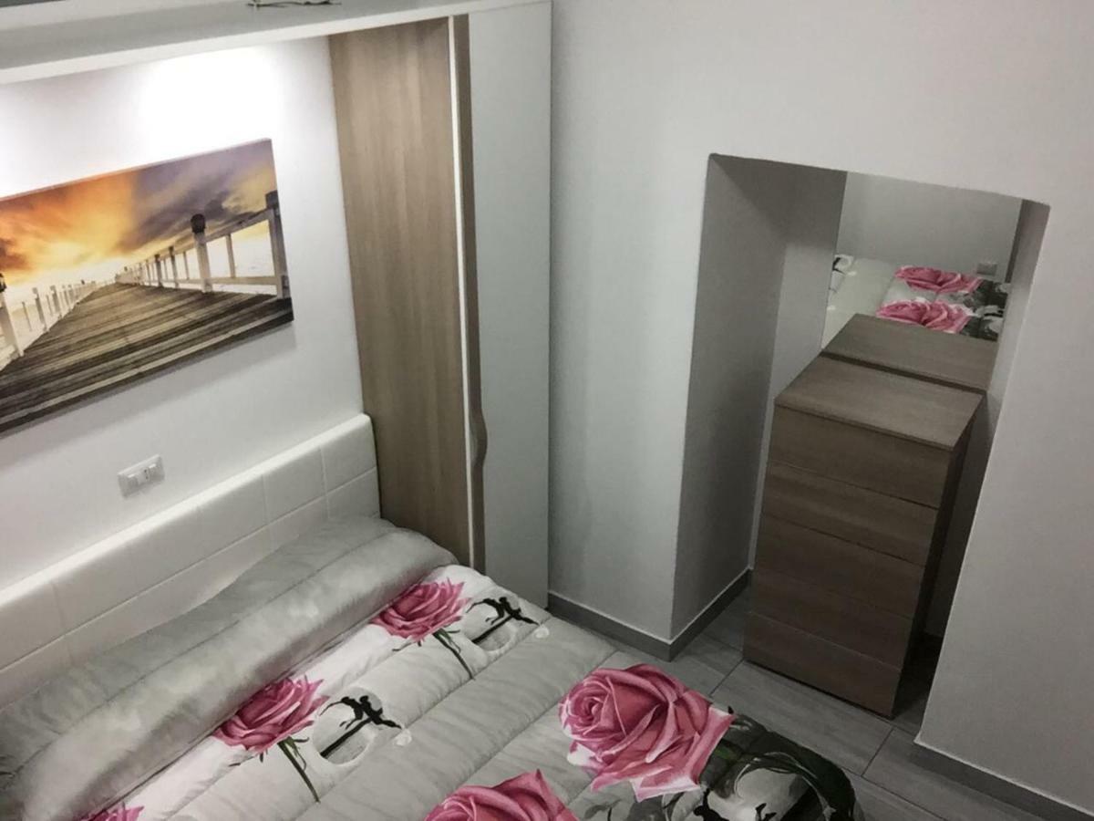 Apartamento Alloggio Tulipano Acerra Exterior foto
